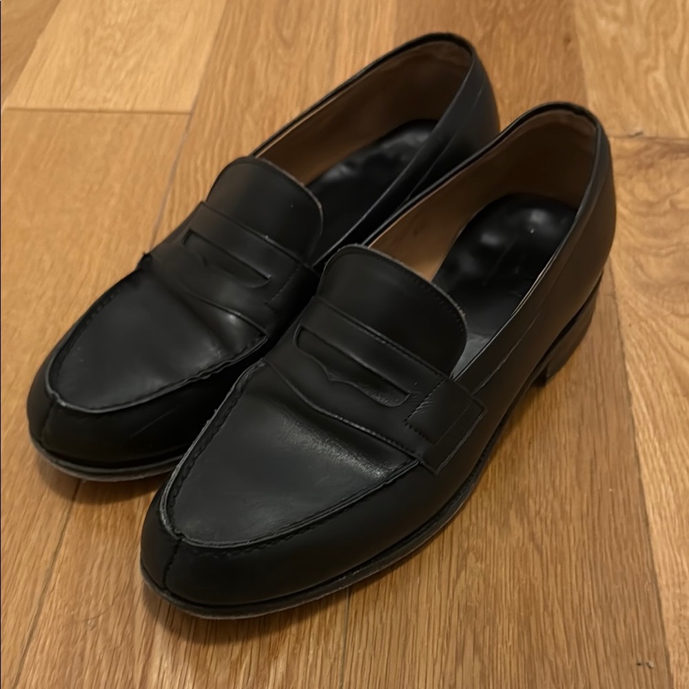 Meermin Sleek Black Leather Slip-On Loafers